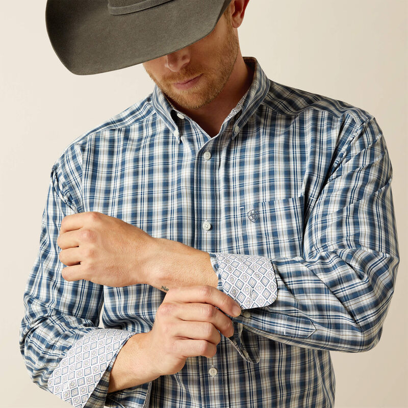 Ariat Men's Wrinkle Free Navy Dargan Classic Fit Shirt