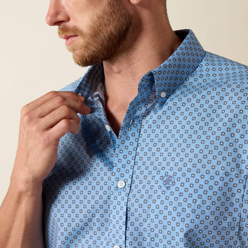 Ariat Men's Wrinkle Free Blissful Blue Cash Classic Fit Shirt