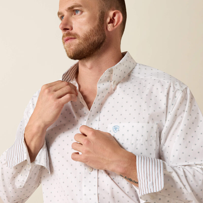 Ariat Men's White Medallion Print Wrinkle Free Cal Classic Fit Shirt