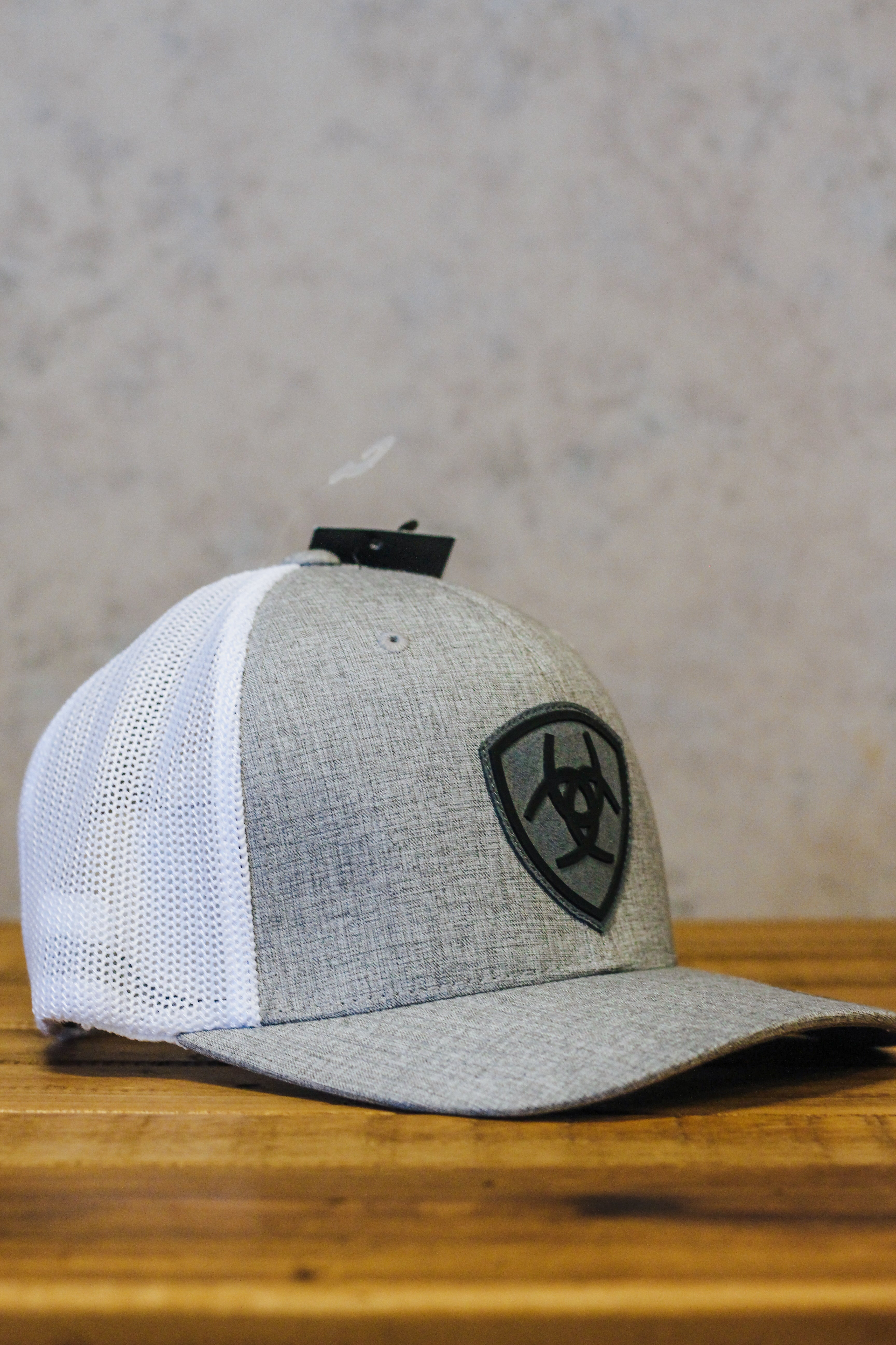 Ariat Men's Logo Mesh Logo Snapback Hat