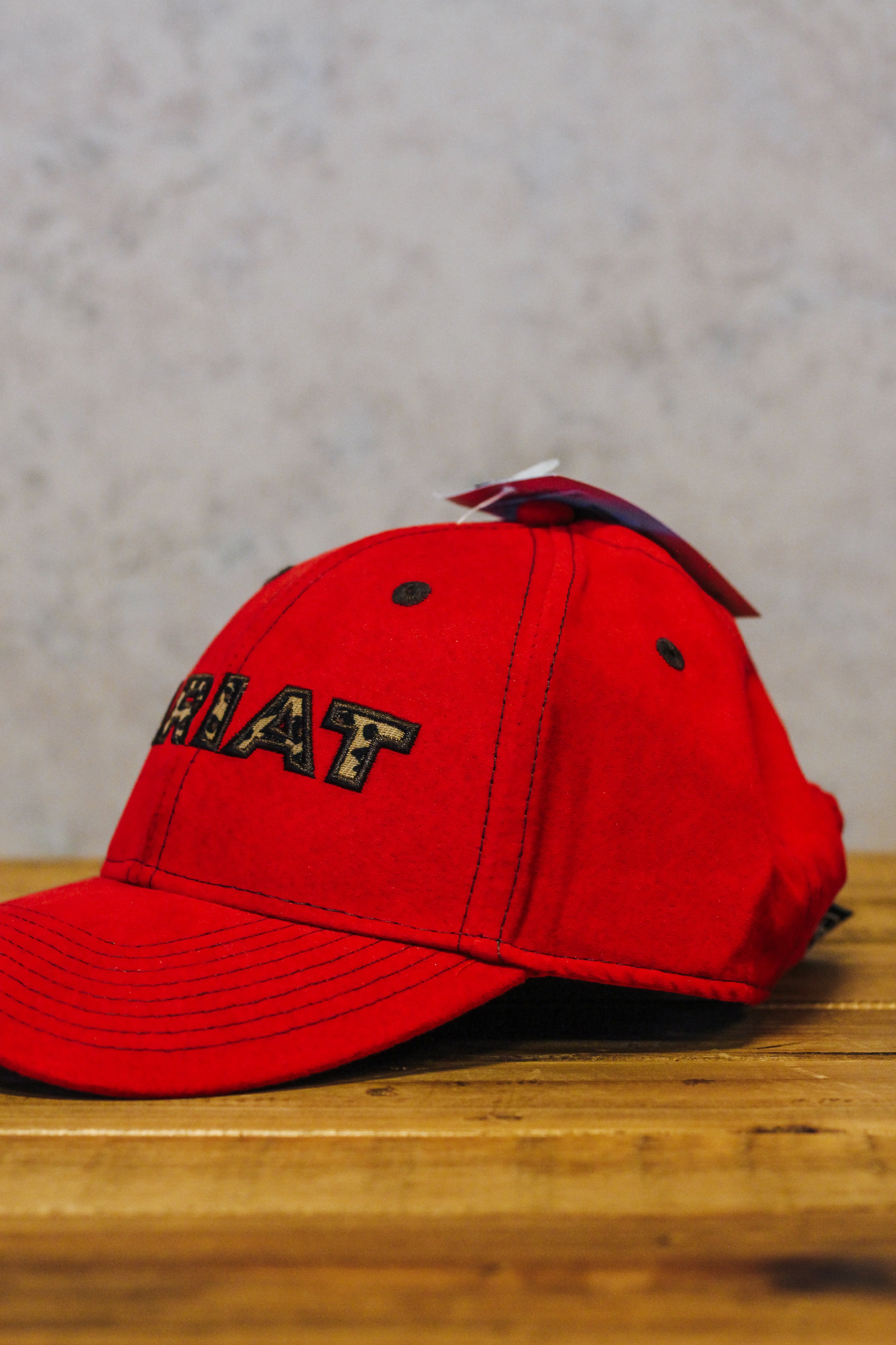 Ariat Leopard Logo Red Hat