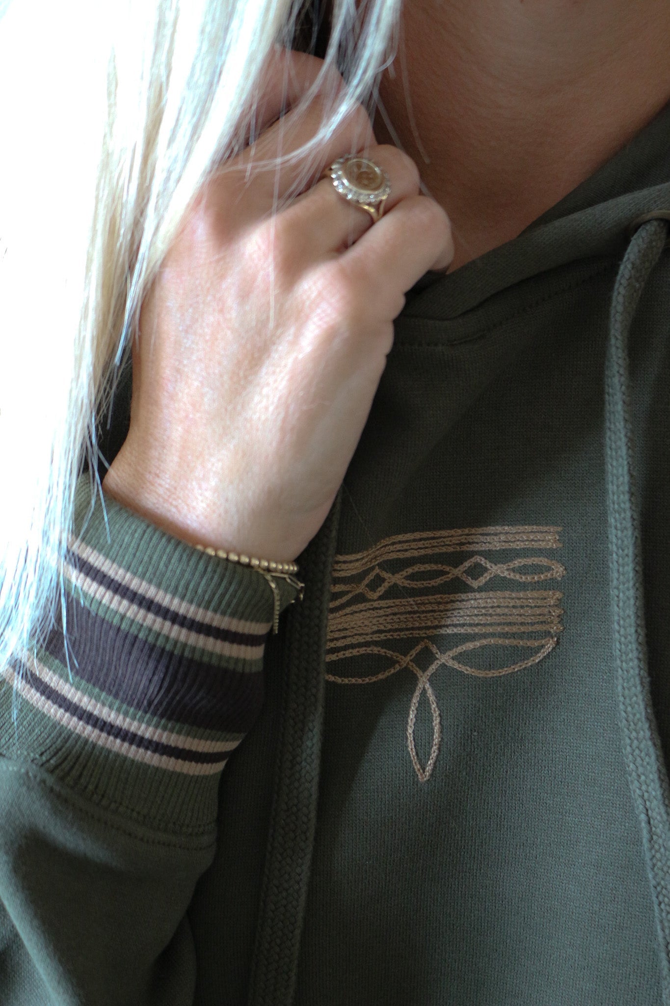 Ariat Women's Threaded Through Hoodie | Ivy Green