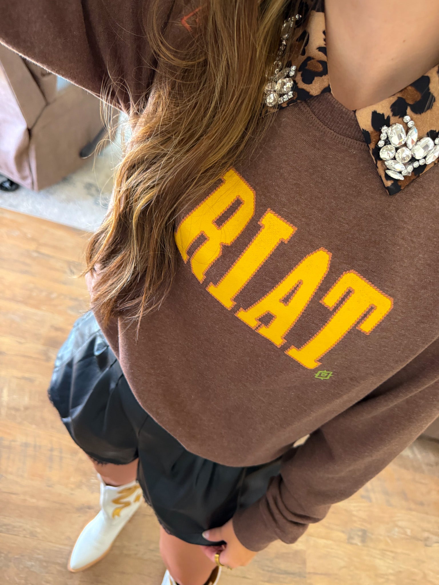 Ariat Women's Essential Crew Sweatshirt | Coffee